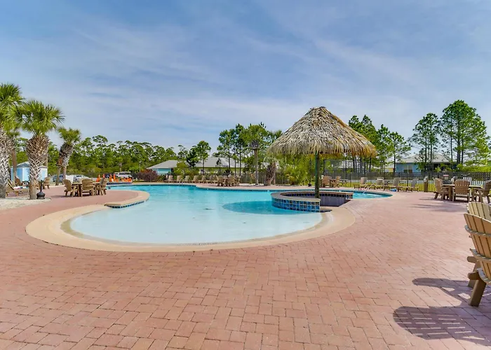 'our Happy Place' Zero-entry Pool & Tennis Access Holiday home *